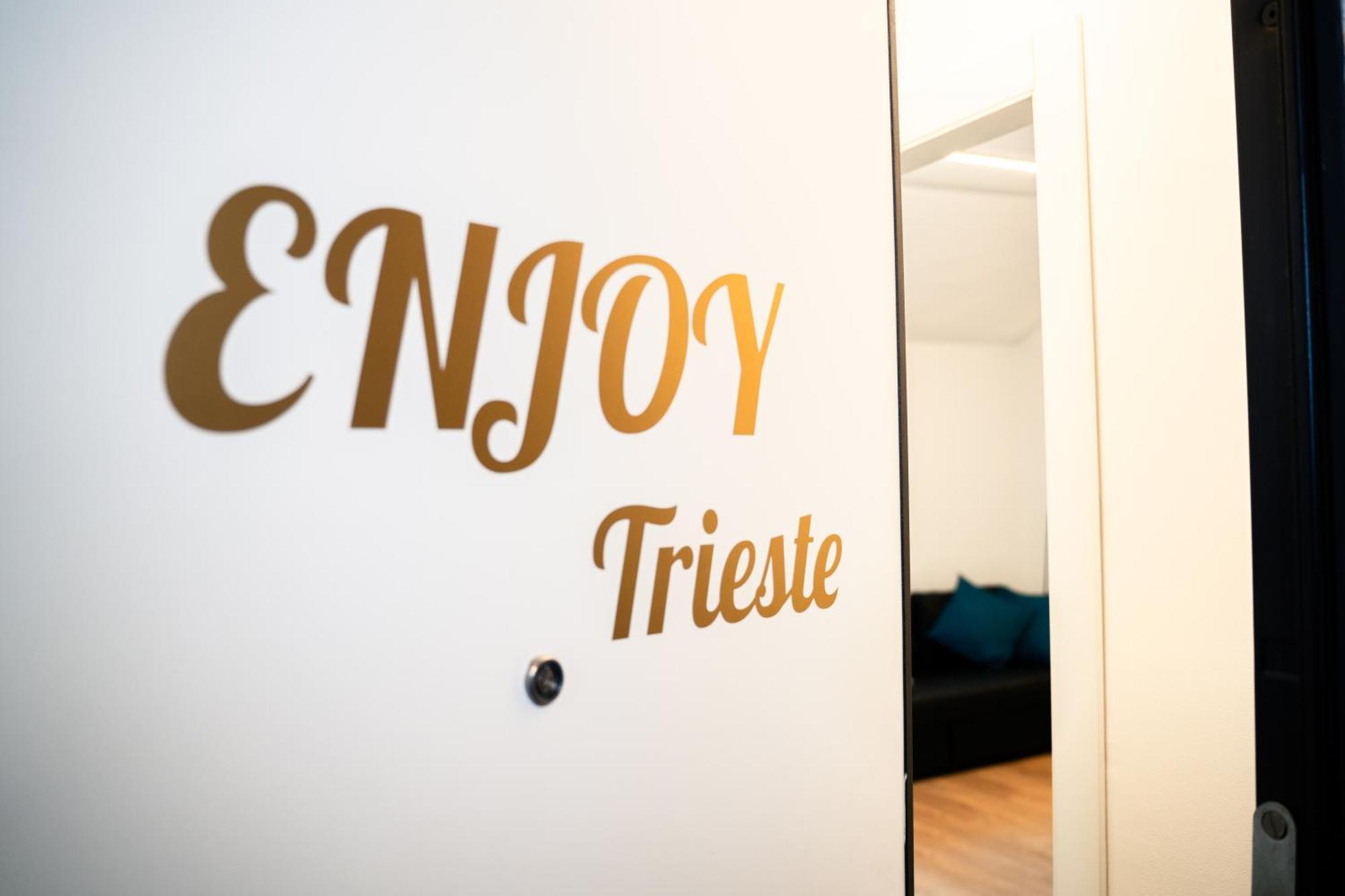Enjoy Trieste In The City Center Extérieur photo