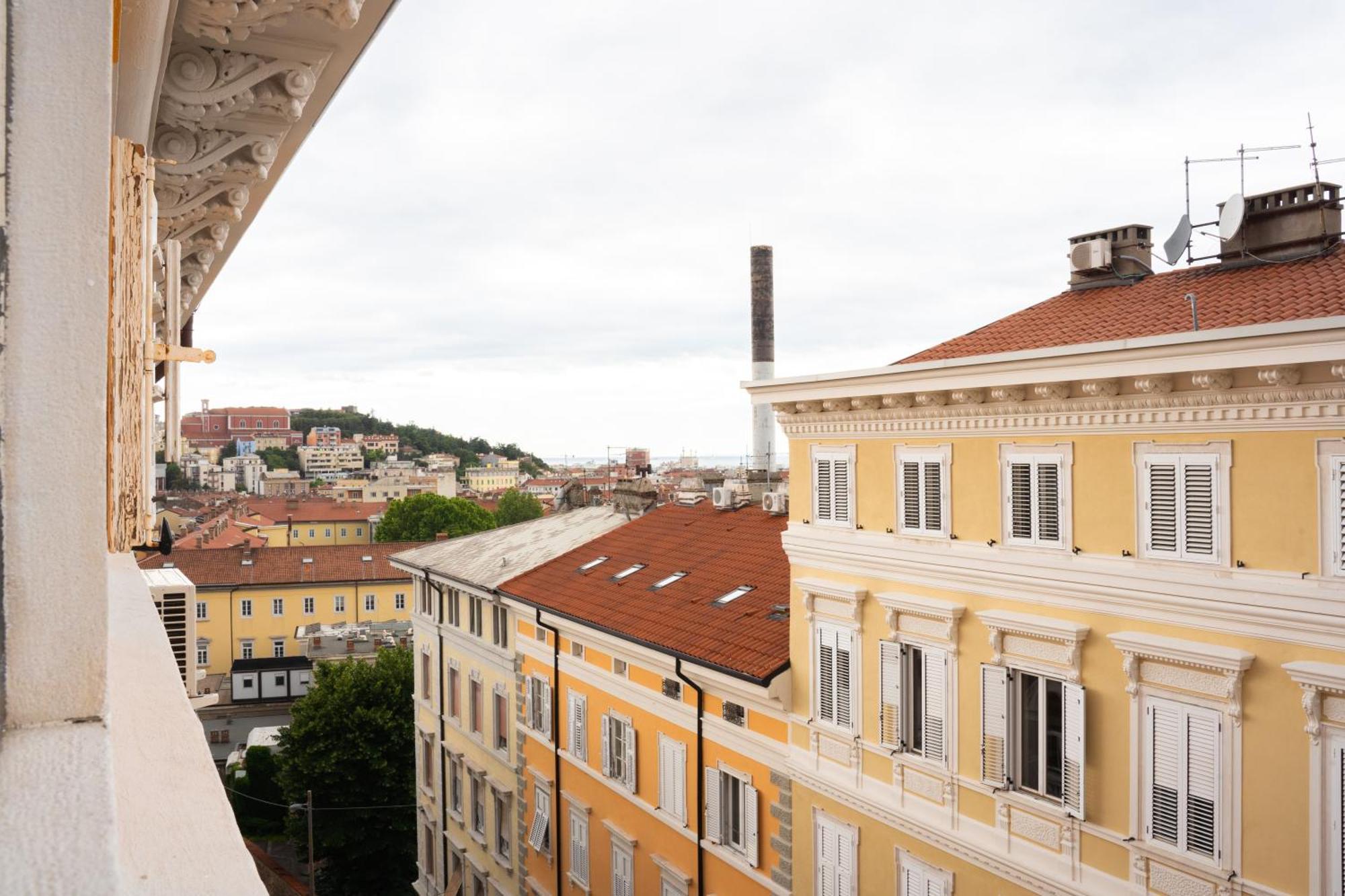 Enjoy Trieste In The City Center Extérieur photo